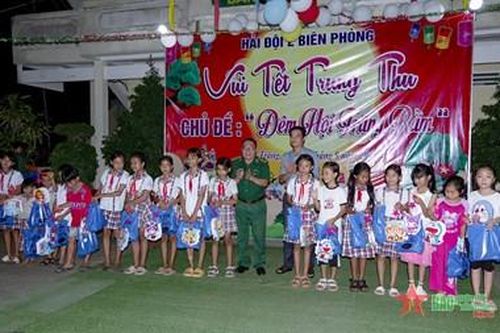 Ấm áp Trung thu cho trẻ em khu vực biên giới biển Sóc Trăng