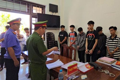 Khởi tố 10 thanh thiếu niên liên quan đến vụ loạn đả gần hồ Việt An