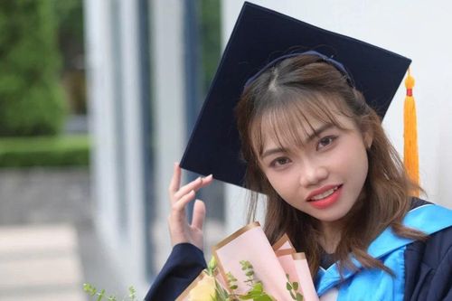Nữ thủ khoa Trường ĐH Kinh tế Quốc dân tốt nghiệp sớm với số điểm tuyệt đối