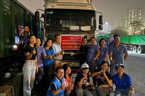 Thông tuyến đường sắt Yên Viên - Lào Cai, tạo thuận lợi vận chuyển hàng cứu trợ