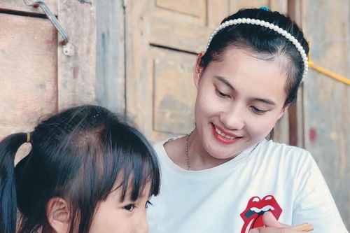 Trà Thị Thu - Cô giáo cổ tích trên 'cổng trời' Ngọc Linh