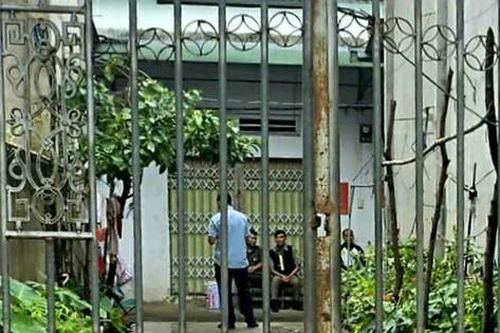 Phát hiện hai người thương vong trong phòng trọ bị xáo trộn