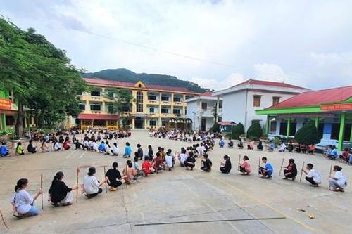 55 học sinh ở Hà Giang nhập viện sau bữa liên hoan Trung thu