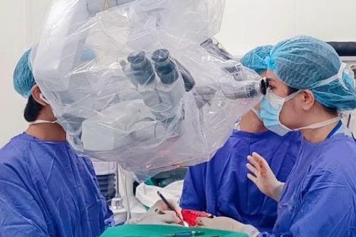 Phải cắt nửa lưỡi từ dấu hiệu đau miệng tưởng chừng đơn giản