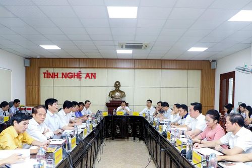 Chủ tịch UBND tỉnh Nghệ An Nguyễn Đức Trung tiếp công dân định kỳ tháng 9/2024