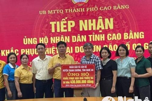 Huyện Thanh Chương trao 400 triệu đồng ủng hộ bà con vùng lũ thành phố Cao Bằng