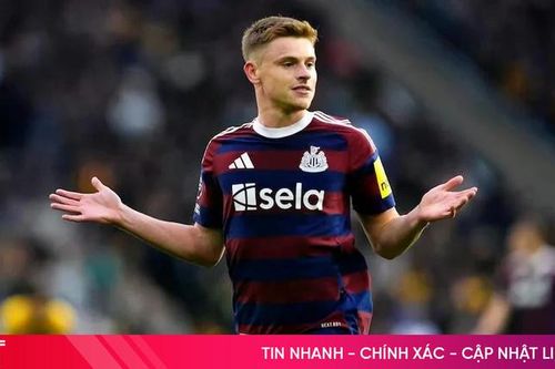 Newcastle bay cao ở Premier League