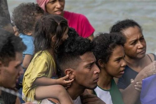 Maroc ngăn chặn hàng trăm người tìm cách vượt biên sang Tây Ban Nha