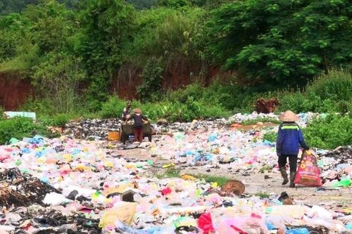 Thiếu quy hoạch chi tiết, một thị trấn ở Gia Lai ngập rác thải lộ thiên