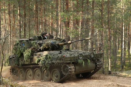 Latvia sẽ chuyển giao lô xe bọc thép trinh sát bánh xích cho Ukraine