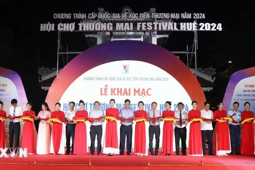Nhiều sản phẩm vùng miền đặc trưng tại Hội chợ thương mại Festival Huế năm 2024