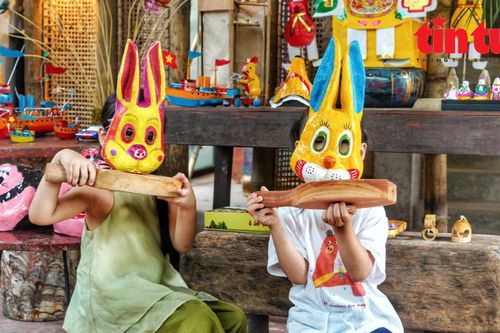 Thích thú trải nghiệm những món đồ chơi Trung thu truyền thống