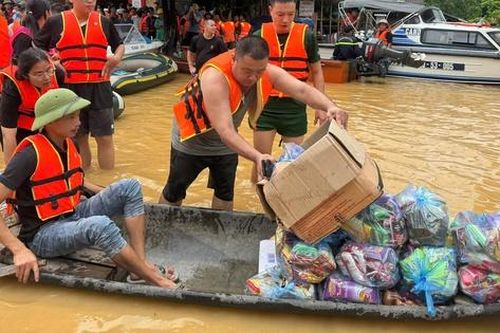 Từ thiện mùa lũ: Cần một trái tim ấm và cái đầu lạnh