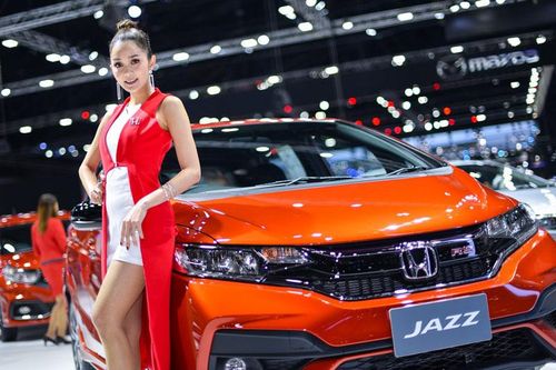 Nhan sắc tuyệt mỹ của dàn người mẫu bên xe Honda Jazz