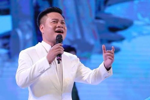 NSƯT Hoàng Tùng động viên quê hương vượt qua bão lũ bằng âm nhạc