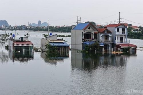 Hà Nội: Huyện Mỹ Đức vẫn chìm trong biển nước