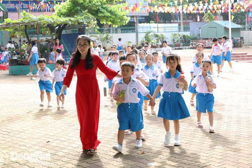 Minh bạch các khoản thu đầu năm