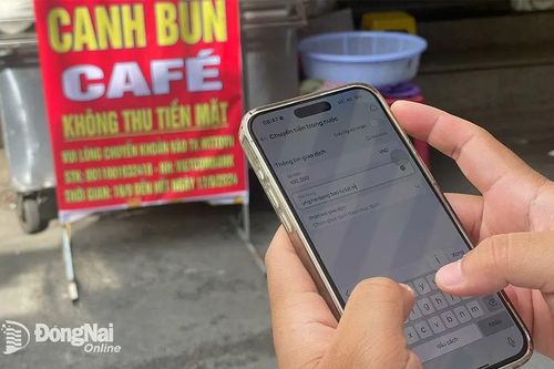 Quán bún riêu ở Biên Hòa không nhận tiền, khách thanh toán vào tài khoản Ủy ban Trung ương MTTQ Việt Nam để ủng hộ đồng bào vùng lũ