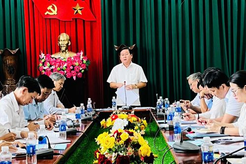 Nêu cao tính tiền phong gương mẫu của đảng viên và trách nhiệm của người đứng đầu