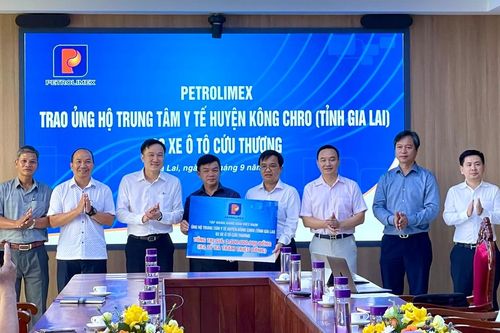 Petrolimex ủng hộ 2 xe cứu thương cho Trung tâm Y tế huyện Kông Chro