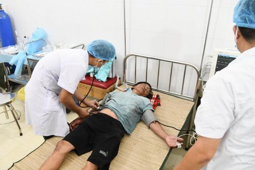 Bệnh xá đảo Sơn Ca cấp cứu một ngư dân bị đột quỵ não