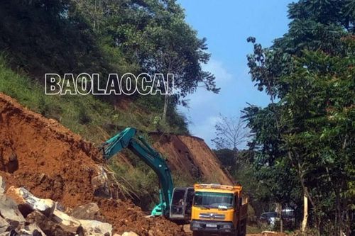 Thông tuyến đảm bảo giao thông từ Bắc Hà lên Si Ma Cai