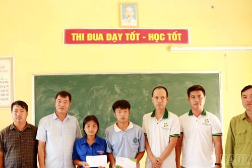 Huyện Bát Xát chi trả chế độ trợ giúp xã hội cho người bị thiên tai 315 triệu đồng