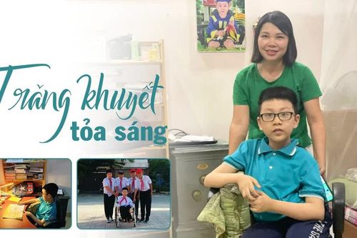 Trăng khuyết tỏa sáng