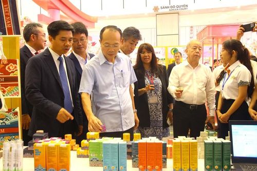 Hơn 6.000 lượt khách ghé thăm trong ngày đầu AEON MALL Huế mở cửa