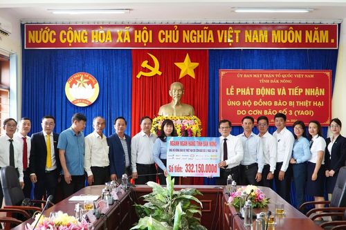 Đắk Nông: Ngành Ngân hàng chung tay hỗ trợ đồng bào bị ảnh hưởng bão lũ