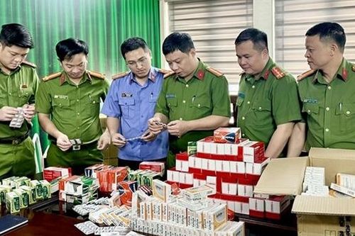 Lãnh đạo Bộ Công an khen Công an Thanh Hóa triệt phá đường dây sản xuất, buôn bán hàng giả