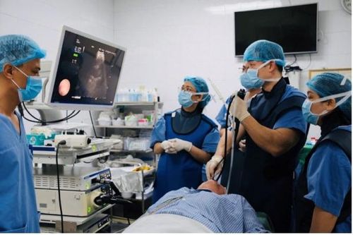 Chuyên gia Nhật Bản chuyển giao kỹ thuật nội soi siêu âm phế quản tại Bệnh viện 19-8