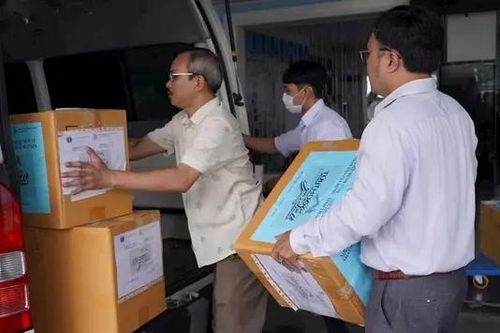 30.000 túi thuốc gia đình đến với bà con vùng lũ