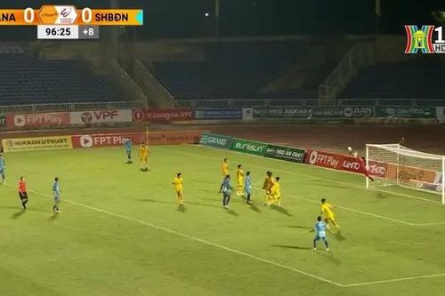 Tân binh SHB Đà Nẵng chia điểm trong trận ra quân V-League