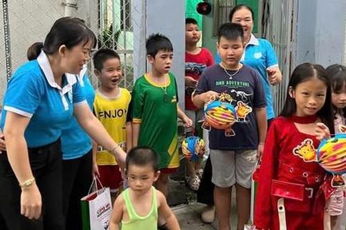 Phường 14 – quận Tân Bình: Mang Trung thu đến với thiếu nhi hoàn cảnh khó khăn