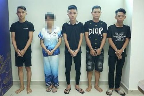 TPHCM: Tổ công tác 363 bắt nhóm thanh thiếu niên mua bán trái phép ma túy