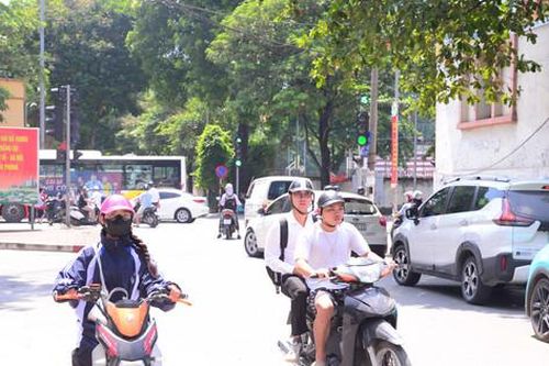 Nâng cao nhận thức, đội mũ bảo hiểm đạt tiêu chuẩn