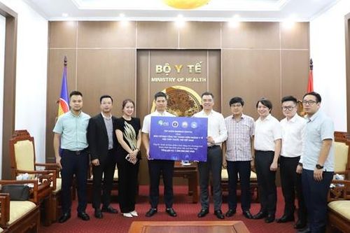 Ban chỉ đạo công tác thanh niên ngành Y tế, Hội Thầy thuốc trẻ tiếp nhận hỗ trợ khắc phục hậu quả mưa bão