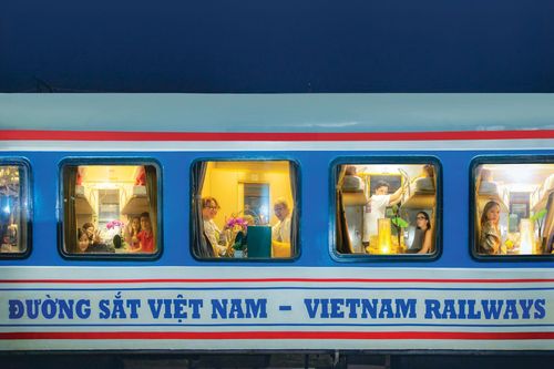 Tàu khách Hà Nội- Lào Cai chạy trở lại từ 23-9