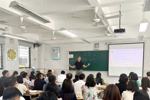 Tuyển sinh lớp 10 ở Hà Nội: Khuyến khích các trường xây dựng ngân hàng đề minh họa