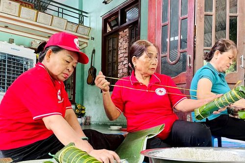 Quảng Nam: Những đòn bánh tét yêu thương gửi đồng bào vùng lũ phía Bắc