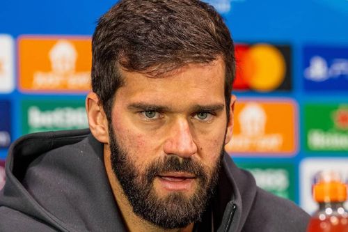 Alisson phản đối Champions League