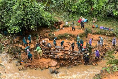 Giảm thiểu tai nạn xe trong mưa bão: nói không với bệnh chủ quan