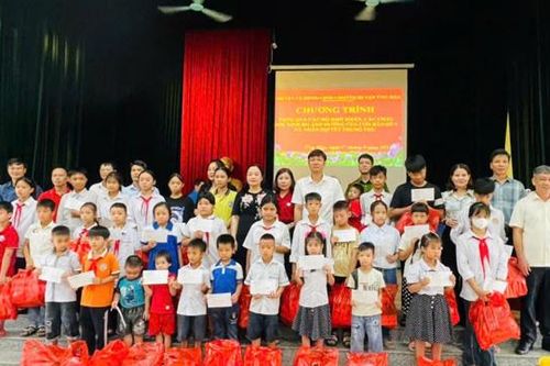 Ứng Hòa: quan tâm, chăm lo cho học sinh vùng lũ