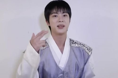 Jin BTS nồng nhiệt chào đón Chuseok trong trang phục hanbok truyền thống