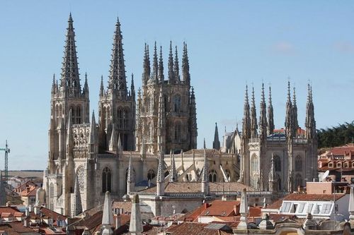 Cảnh gây choáng ngợp ở nhà thờ Gothic tráng lệ nhất Tây Ban Nha