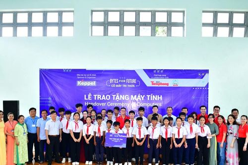 Trao tặng 80 máy tính cho học tại tỉnh Tây Ninh