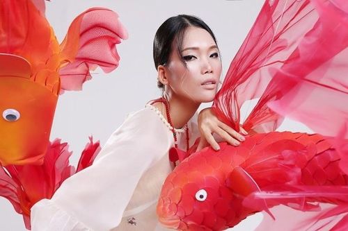 Rực rỡ bộ sưu tập áo dài lấy cảm hứng từ chiếc đèn lồng Trung thu