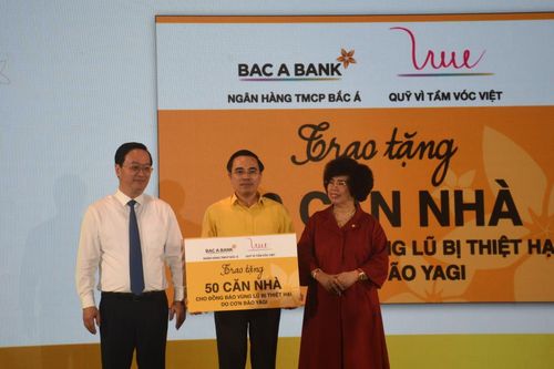 Ngân hàng Thương mại cổ phần Bắc Á trao tặng 50 căn nhà cho người dân bị thiệt hại do bão số 3