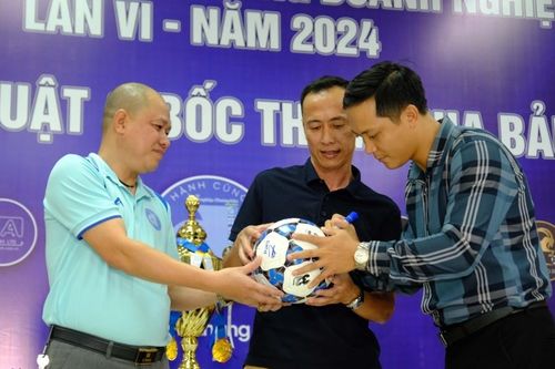 8 đội bóng tranh tài tại Giải bóng đá 'Báo chí đồng hành cùng doanh nghiệp'